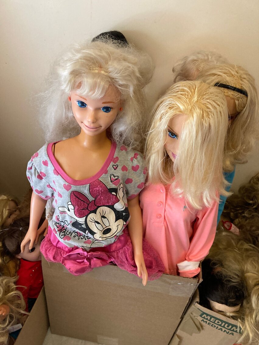 Image for Markleysburg, PA – Estate of Ricky Devault: Dolls, Clocks, Glassware, Lawn/Garden Items, and more!