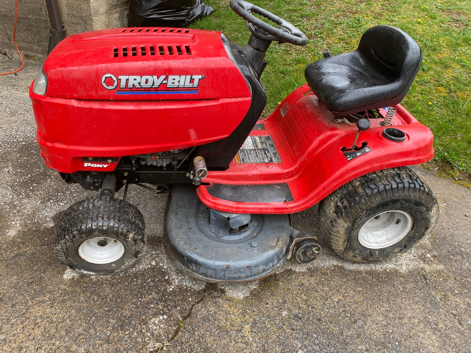 Grafton, WV Hardware Auction! Tractor, Riding Mowers, Construction