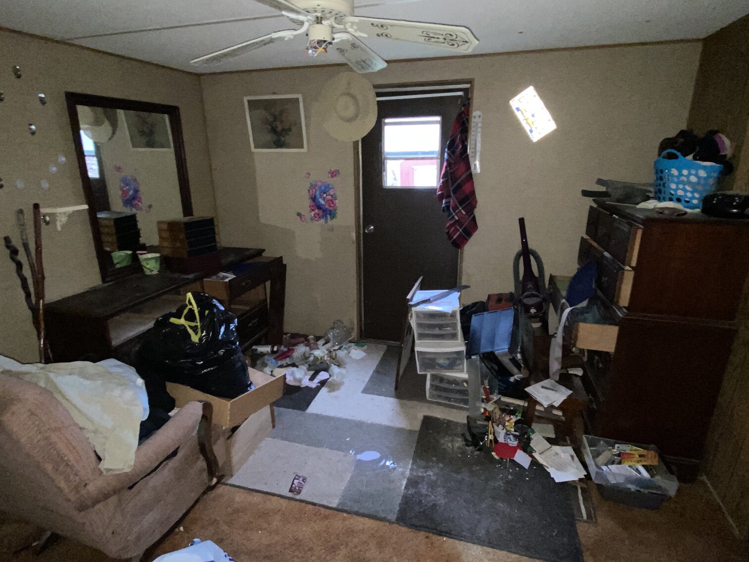 Image for SOLD $40,700 - 3 Bedroom House and Mobile Home Selling to the Highest Bidder