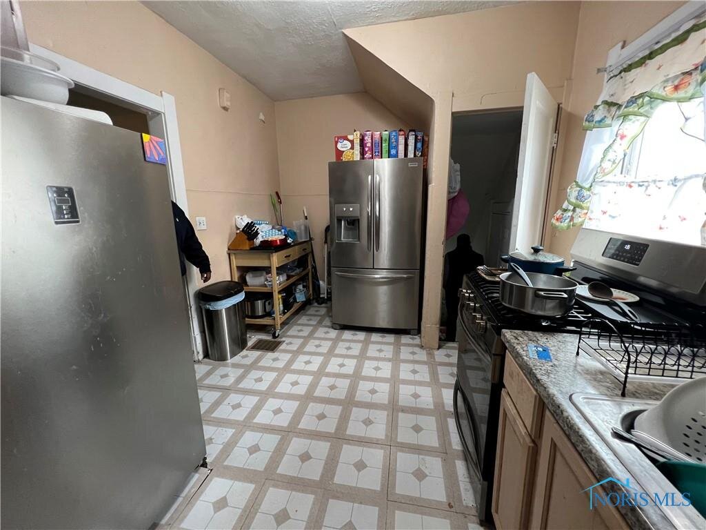 Image for MINIMUM BID AUCTION $20,000! 324 Oconnell St