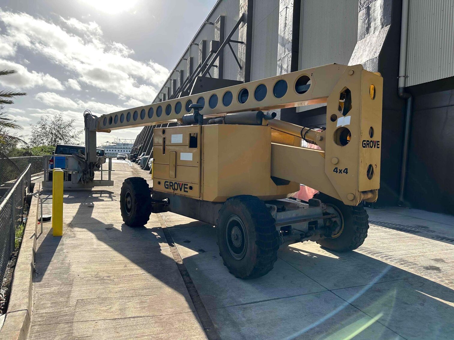 Image for 05/07 Grove 4X4 Bucket/Boom lift