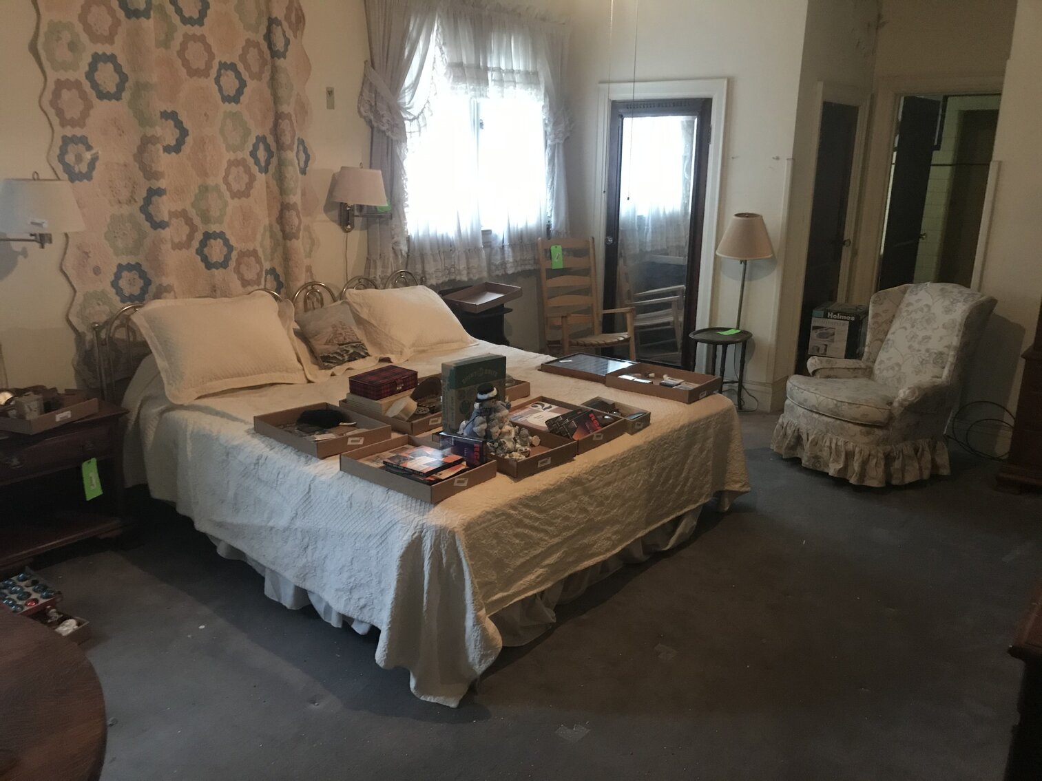 Image for SOLD $74,250 - Spacious 5 Bedroom in Charleston Selling to the Highest Bidder