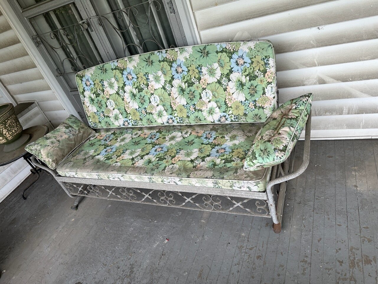 Image for Charleston, WV – ’97 Ford Mustang, Blenko & Fenton Glass, Furniture, and More!