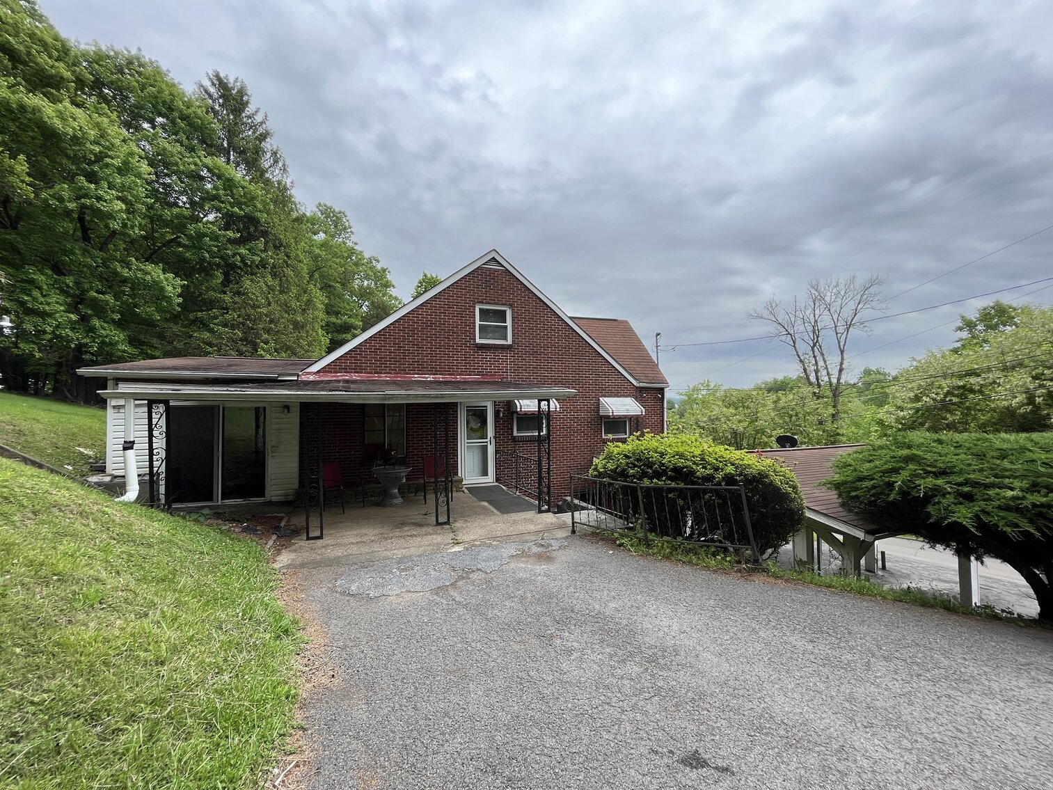 Image for SOLD $129,250 - 4 Bedroom Brick Home in Fairmont