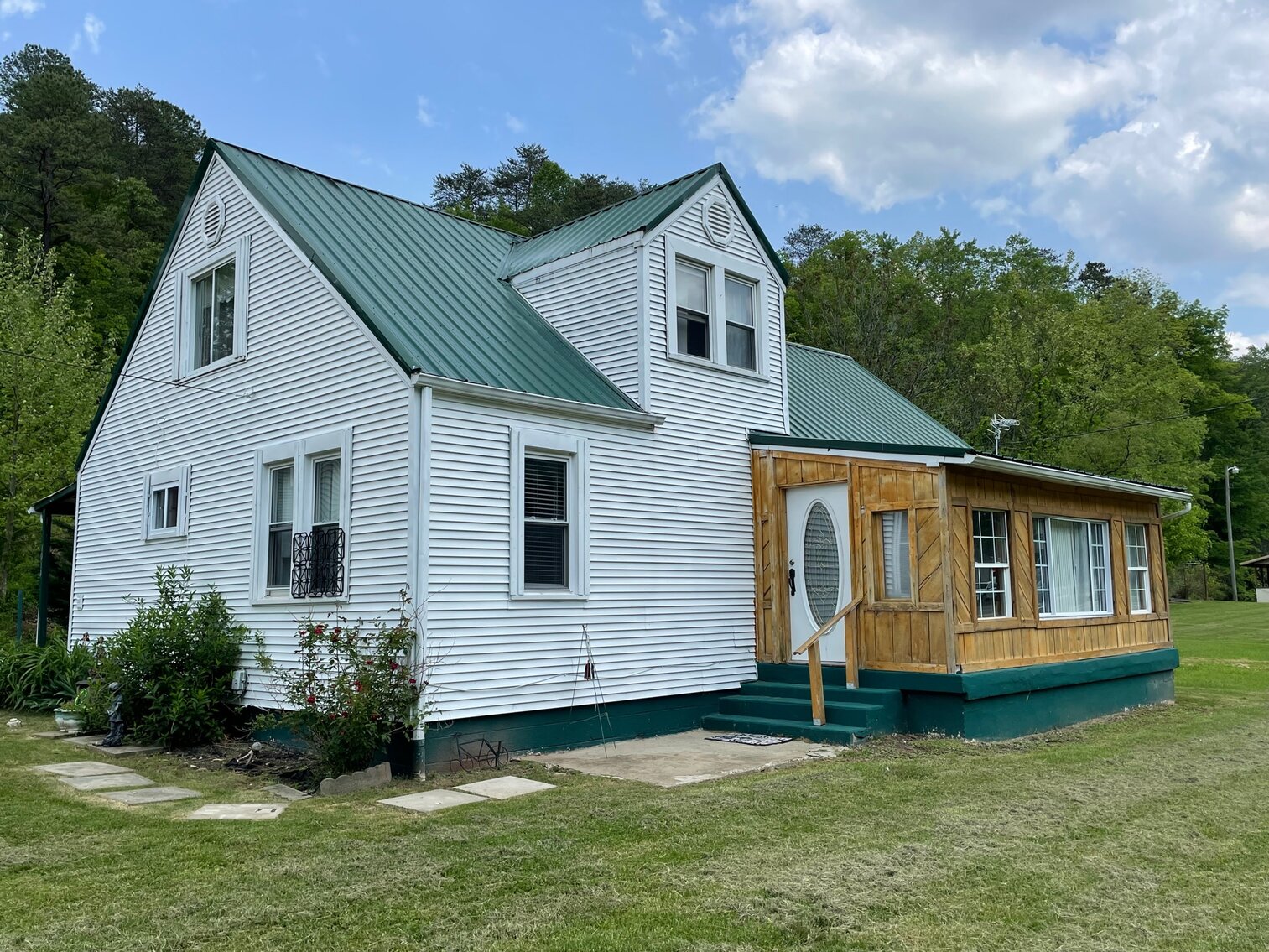 Image for SOLD $90,200 - 3 Bedroom Home with Garage Apartment Selling to the Highest Bidder