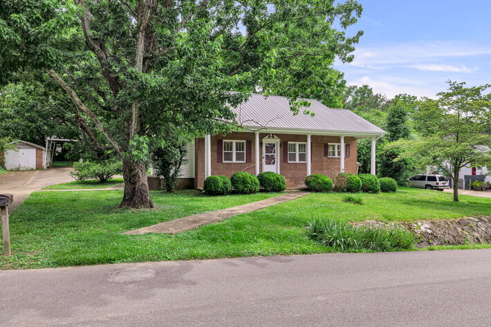 Image for Downtown Centerville - W. Swan Estate / 2,352 sq ft - 4BR's 2BA's