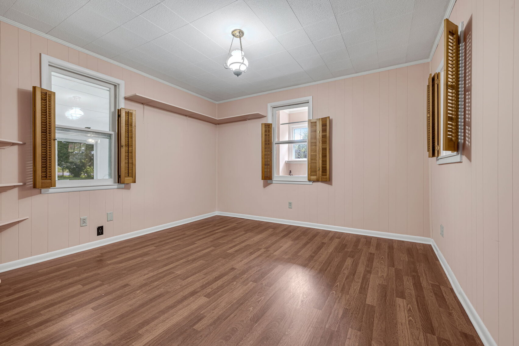 Image for Downtown Centerville - W. Swan Estate / 2,352 sq ft - 4BR's 2BA's