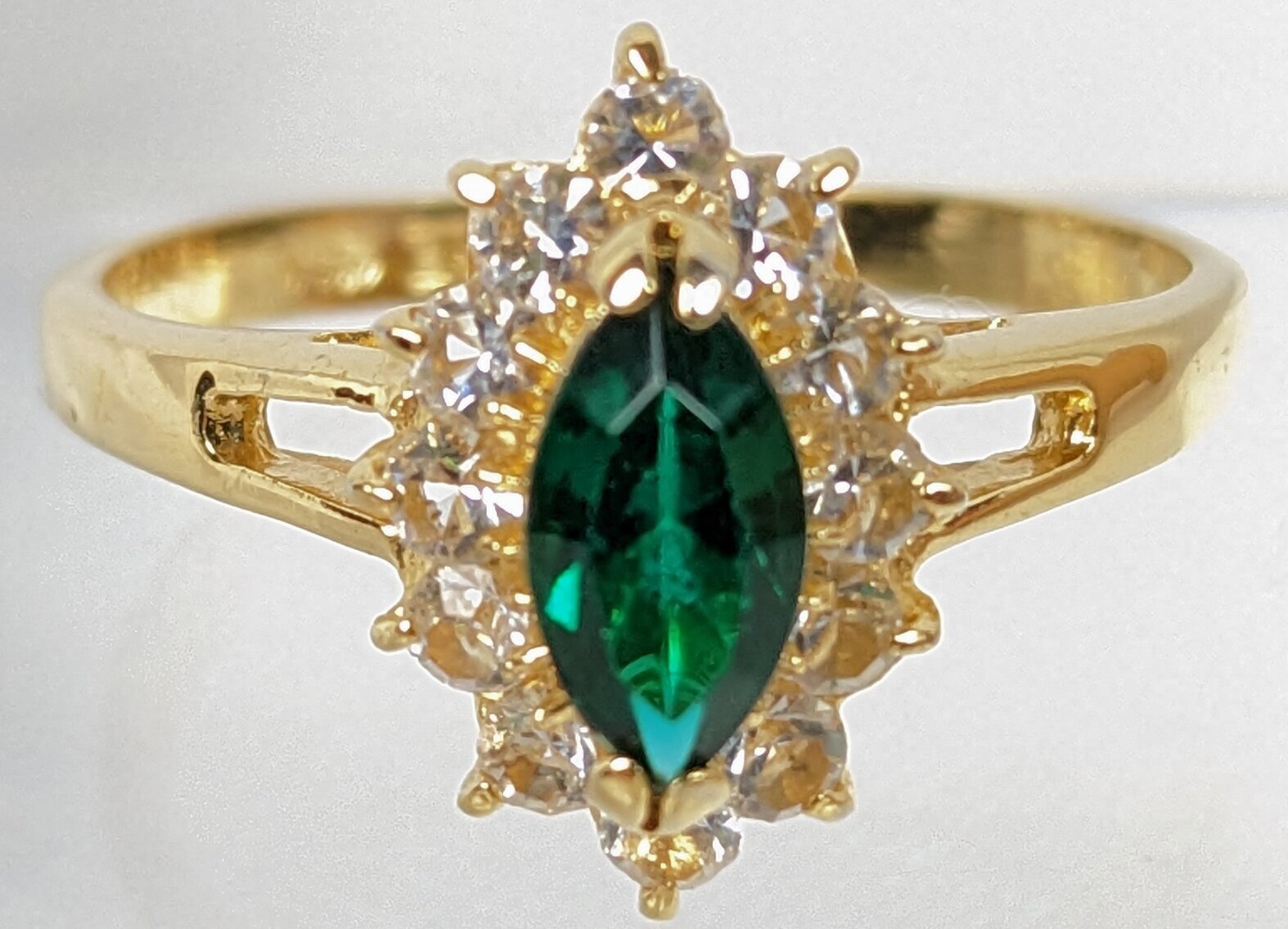 Image for Vintage and Antique Extravaganza: A Diverse Collection of Collectibles