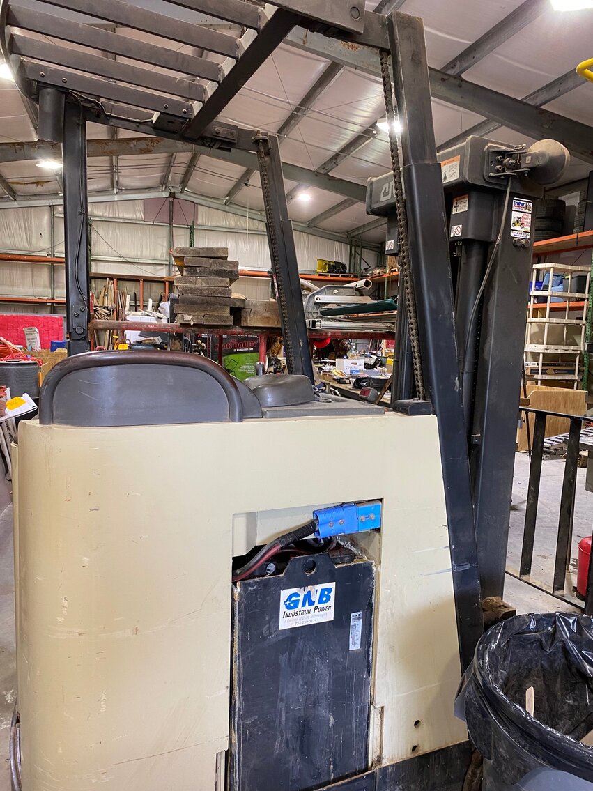 Burgettstown, PA HUGE Equipment & Construction Tools Equipment Auction!