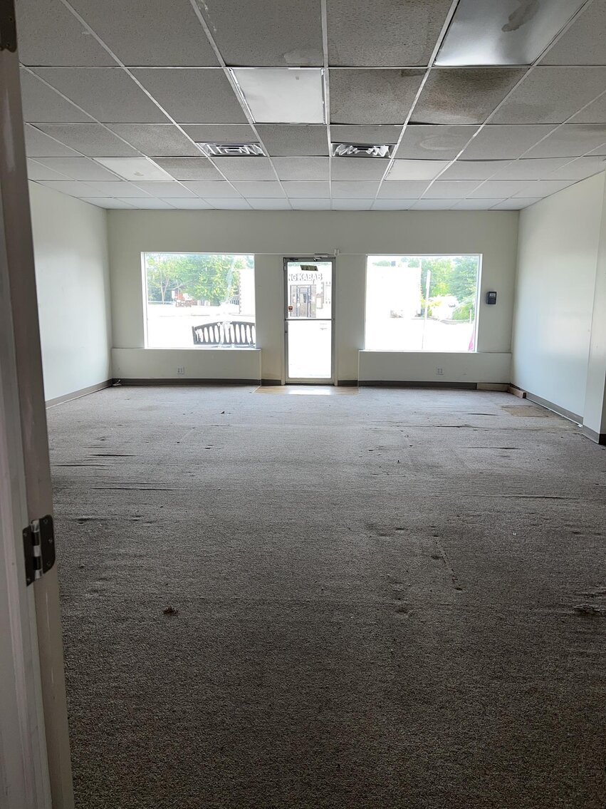 Image for SOLD $143,000 - Commercial Building with Apartments on MacCorkle Avenue