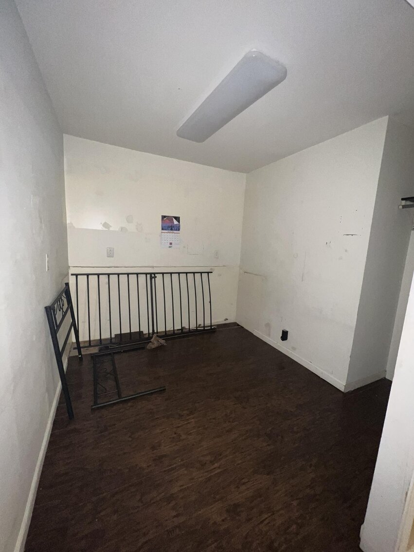 Image for SOLD $143,000 - Commercial Building with Apartments on MacCorkle Avenue