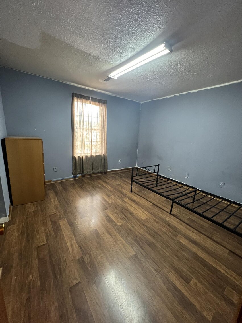 Image for SOLD $143,000 - Commercial Building with Apartments on MacCorkle Avenue