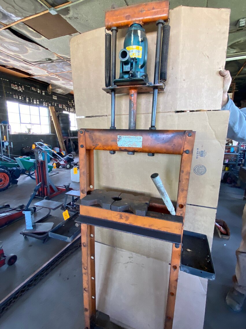 Jefferson, PA Mechanic/Auto Body Shop Auction! NOS Parts, Tools