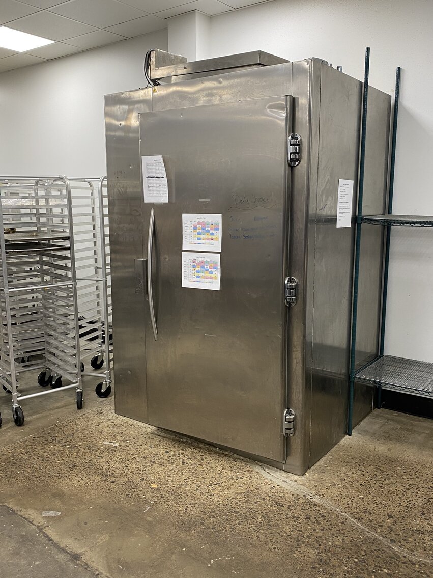 Image for Fairmont, WV – Restaurant Equipment Auction: Freezer/Refrigerator, Fryer, Coolers, Mixer, Stainless Steel Tables, and More!
