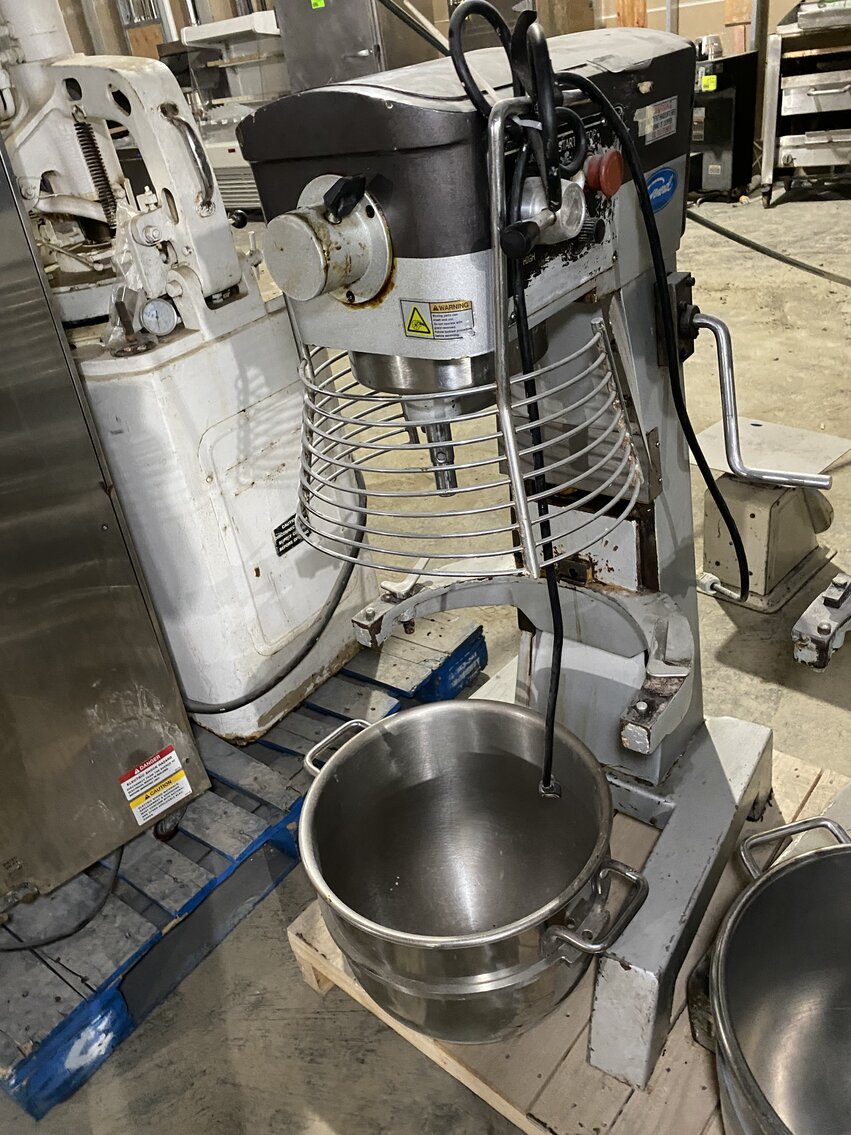Image for Fairmont, WV – Restaurant Equipment Auction: Freezer/Refrigerator, Fryer, Coolers, Mixer, Stainless Steel Tables, and More!