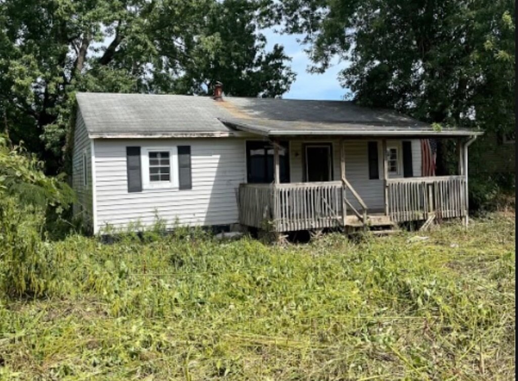 Image for SOLD $28,600 - 3 Bedroom Project Home Near the Ohio River