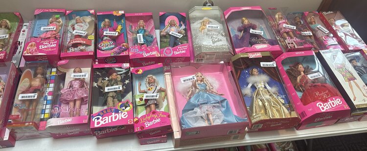 Image for (Whitehouse OH) Collection Of Barbies, Furniture, Hot Tub - Summer Consignment Auction! (Weckerly/Waterbend)