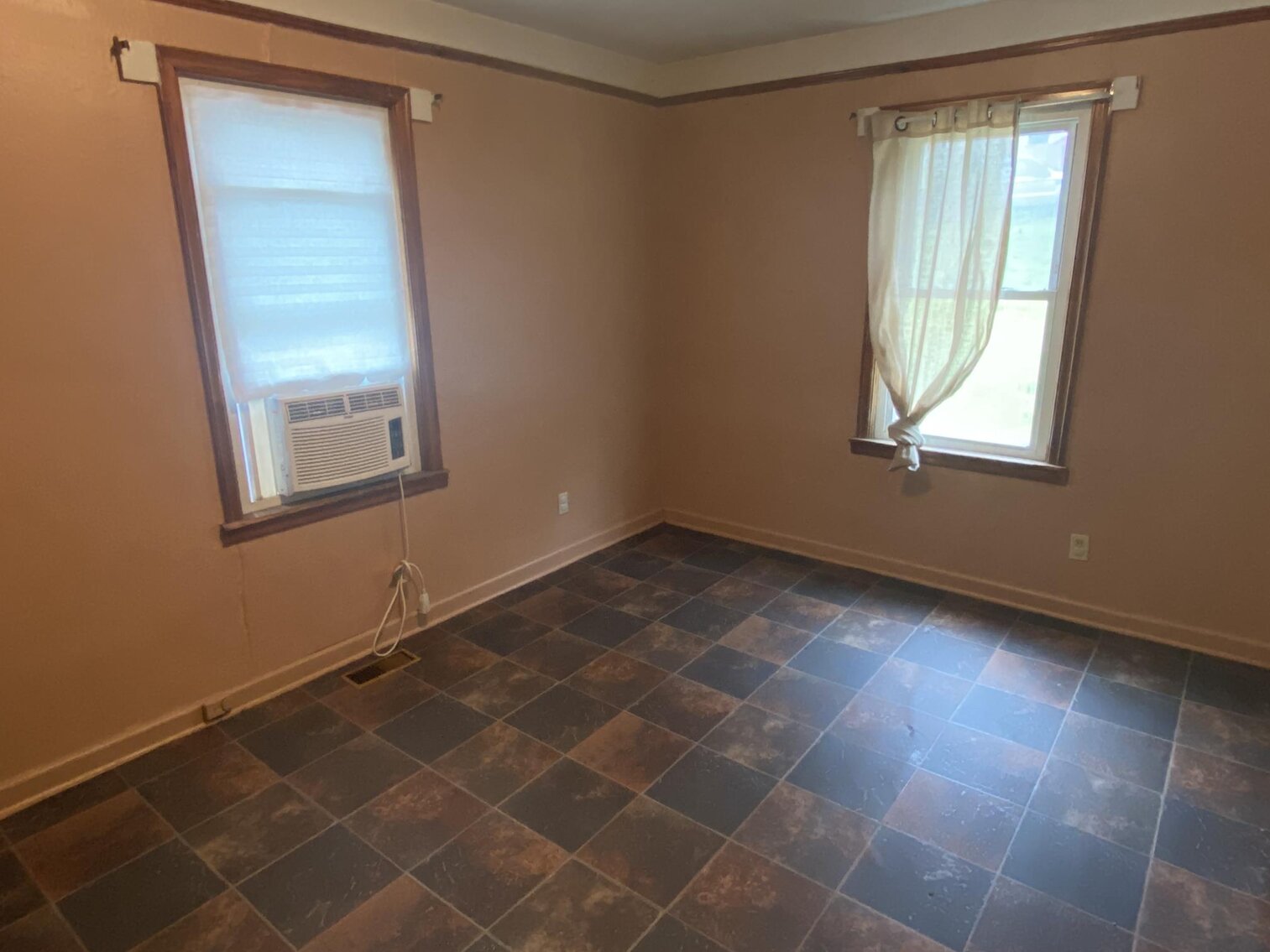 Image for SOLD $59,400 - 3 Bedroom in Charlton Heights Selling to the Highest Bidder