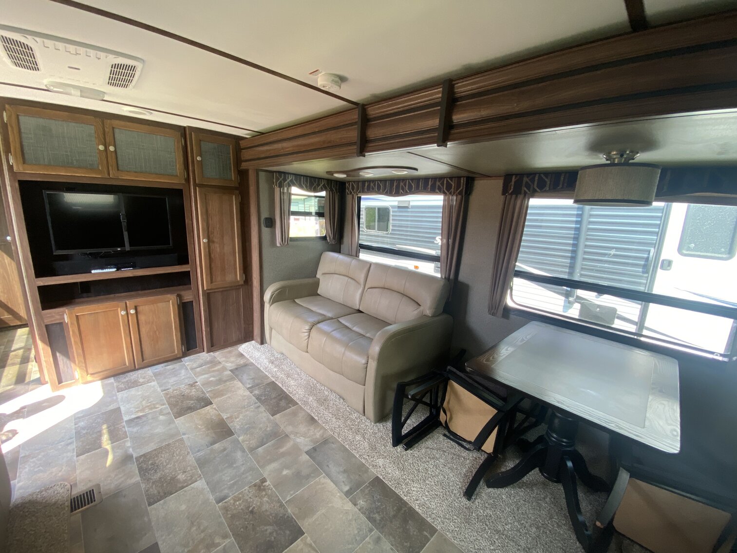 Image for Beckley, WV – 2016 Keystone Sprinter Campfire 29FK – Sells to Highest Bidder!
