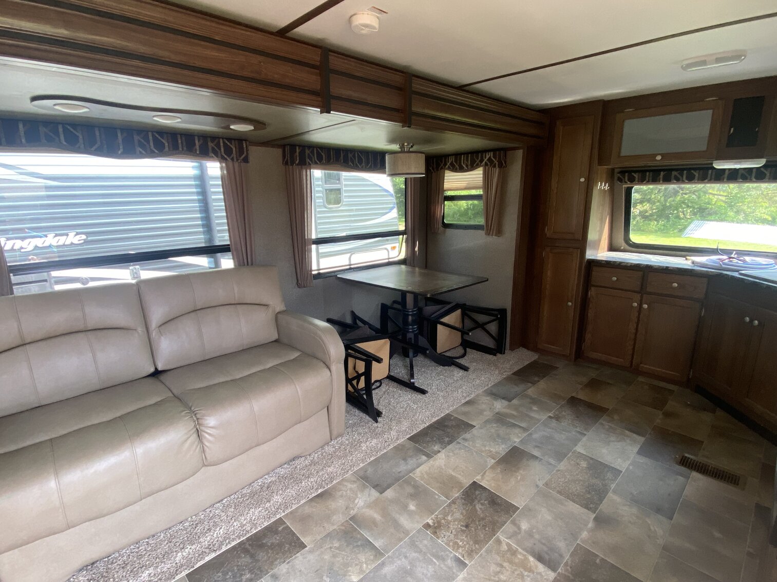 Image for Beckley, WV – 2016 Keystone Sprinter Campfire 29FK – Sells to Highest Bidder!
