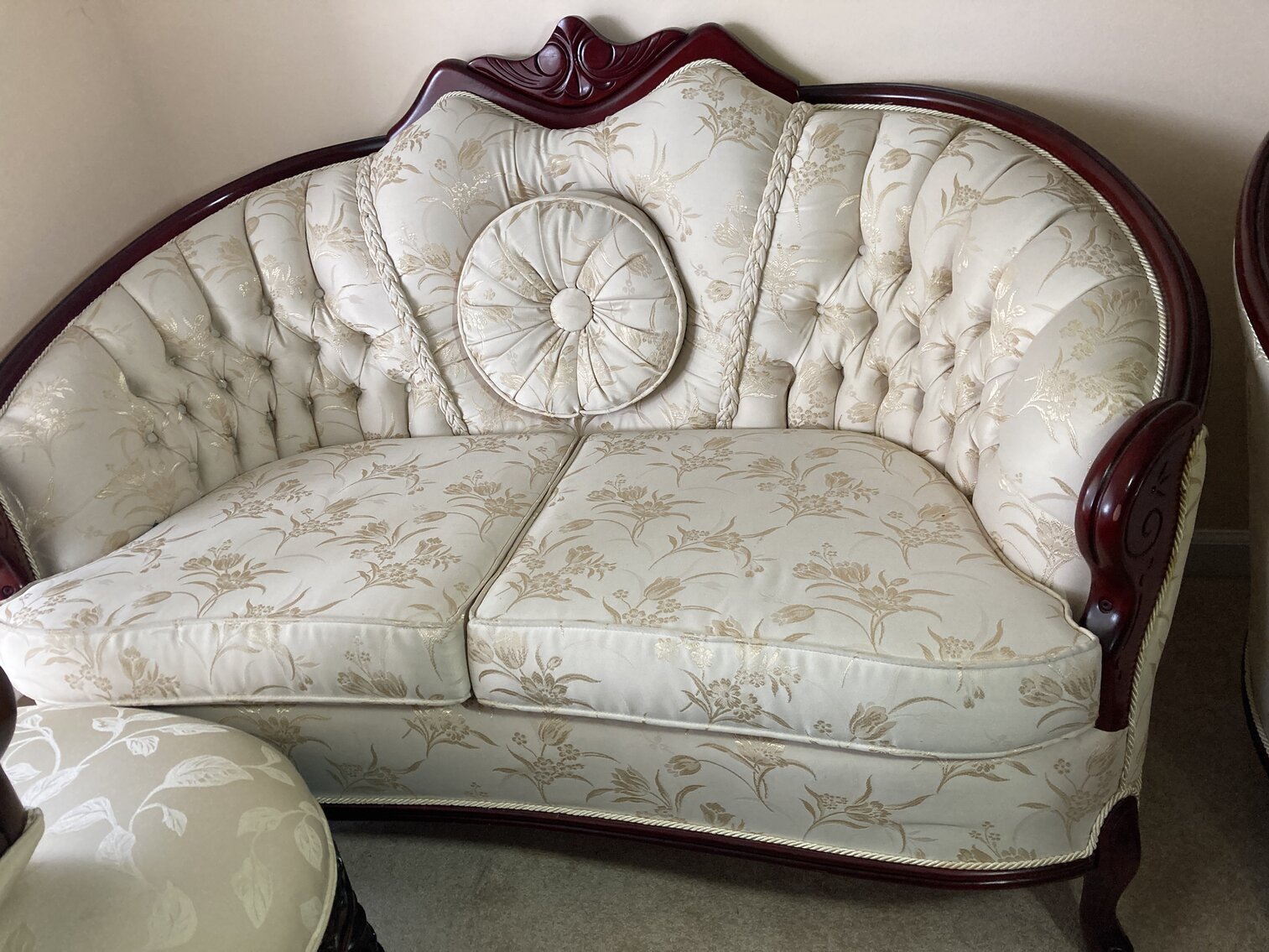 Image for Morgantown, WV – Complete Household Auction! Quality Home Furnishings & Décor, H&D Designs Weaving Loom & Supplies, Figurines, Glassware, China, and More!