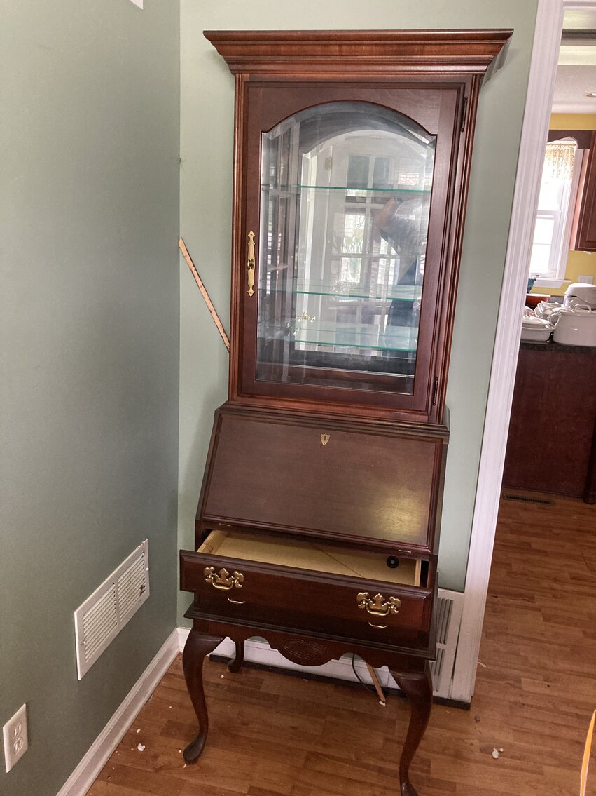 Image for Morgantown, WV – Complete Household Auction! Quality Home Furnishings & Décor, H&D Designs Weaving Loom & Supplies, Figurines, Glassware, China, and More!