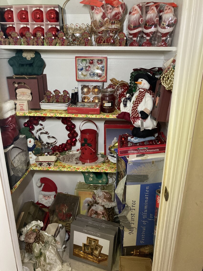 Image for Morgantown, WV – Complete Household Auction! Quality Home Furnishings & Décor, H&D Designs Weaving Loom & Supplies, Figurines, Glassware, China, and More!