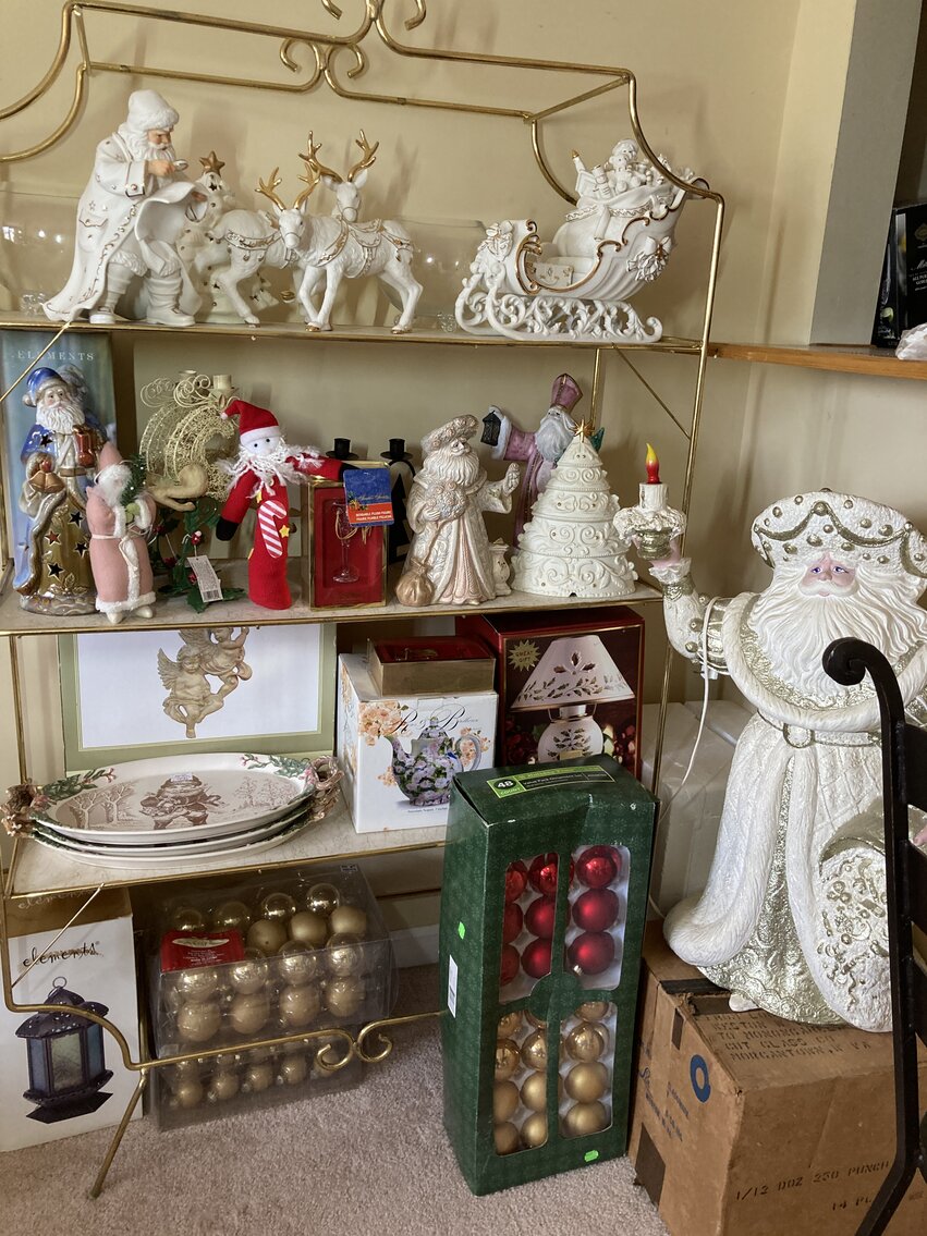 Image for Morgantown, WV – Complete Household Auction! Quality Home Furnishings & Décor, H&D Designs Weaving Loom & Supplies, Figurines, Glassware, China, and More!