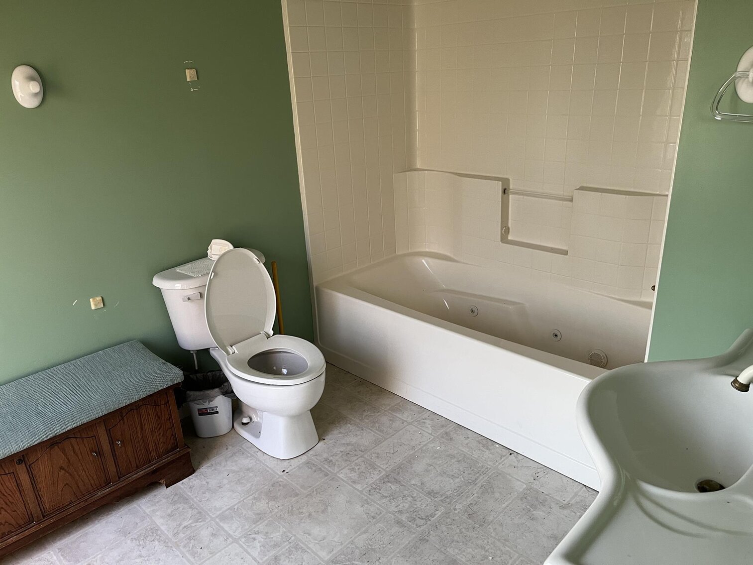 Image for SOLD $220,000 - Prominent 5 Bedroom in Brookhaven Selling to the Highest Bidder