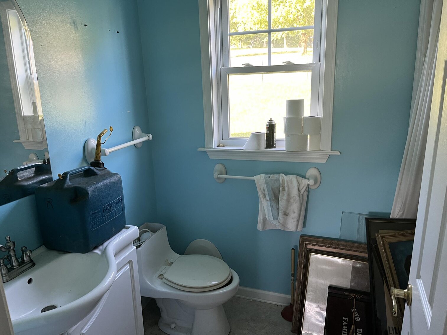 Image for SOLD $220,000 - Prominent 5 Bedroom in Brookhaven Selling to the Highest Bidder