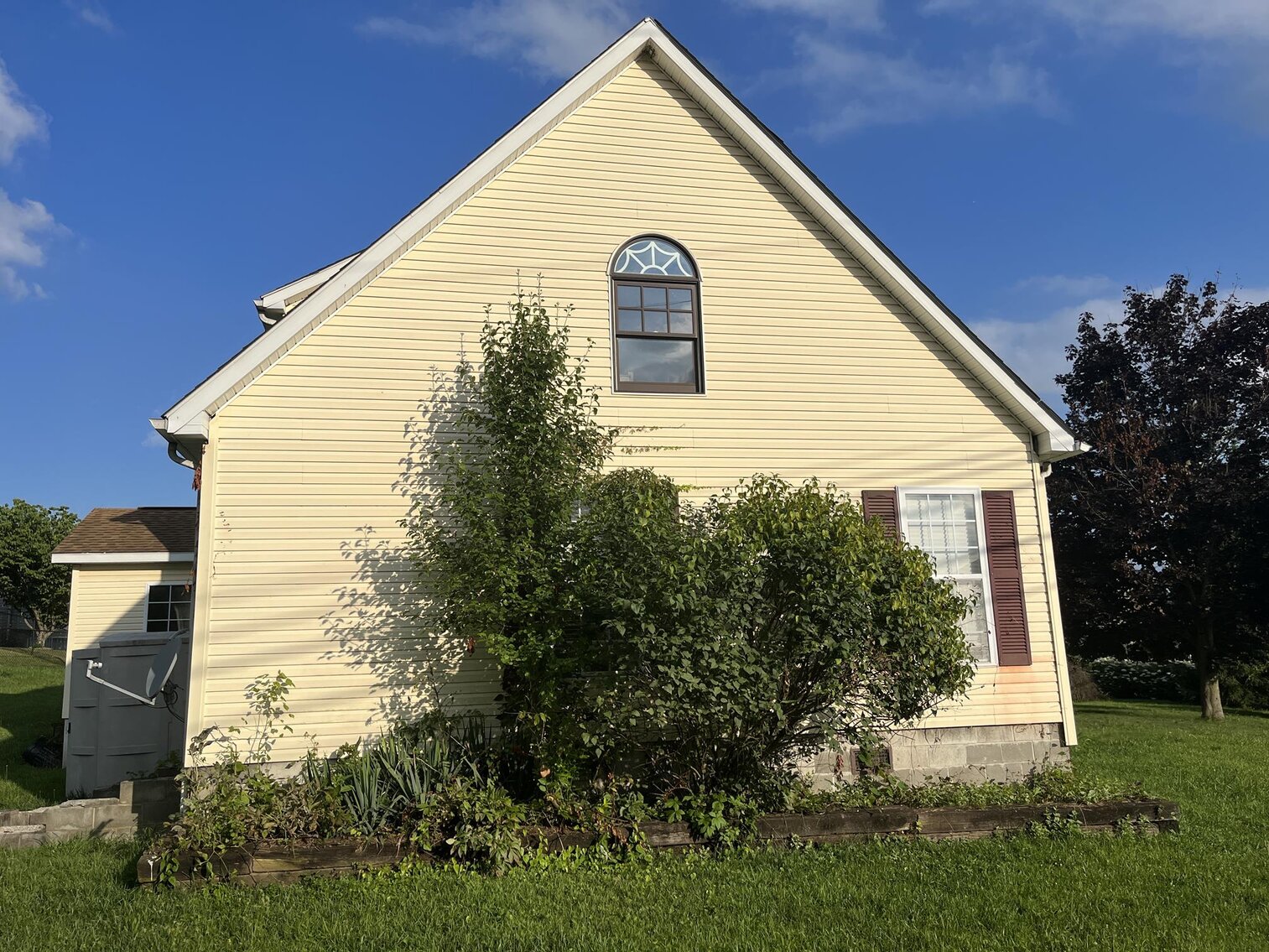 Image for SOLD $220,000 - Prominent 5 Bedroom in Brookhaven Selling to the Highest Bidder