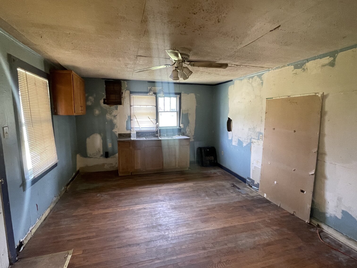 Image for SOLD - 2 Homes in Nitro Selling to the Highest Bidder