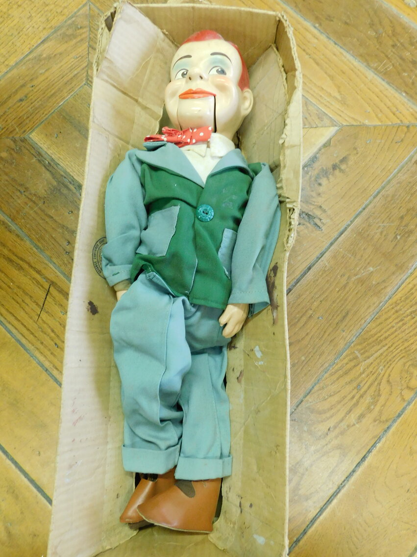 Image for Jane Lew, WV – Estate of Gary Ware: JD Lawn Tractors, Lawn Care Equipment, Tools, Trailer, Golf Cart, Home Furnishings, and More!