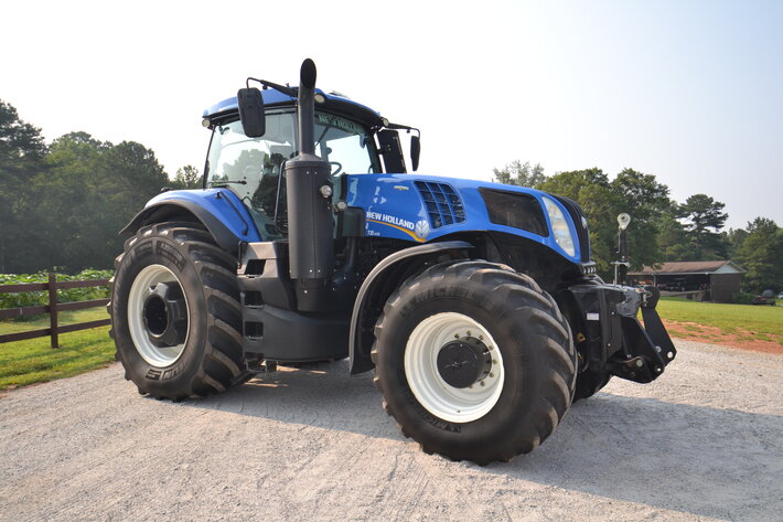 Image for 2016 NEW HOLLAND T8.435