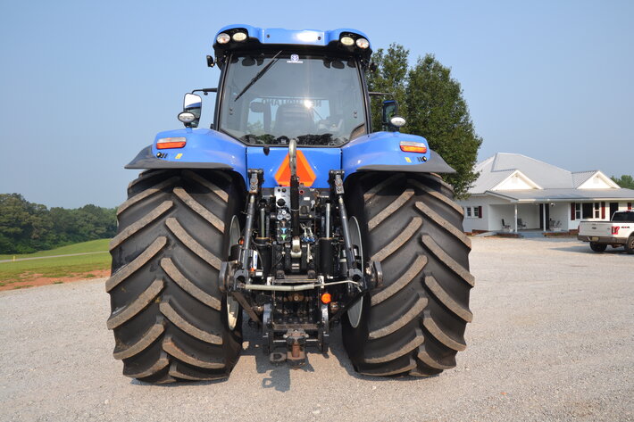 Image for 2016 NEW HOLLAND T8.435