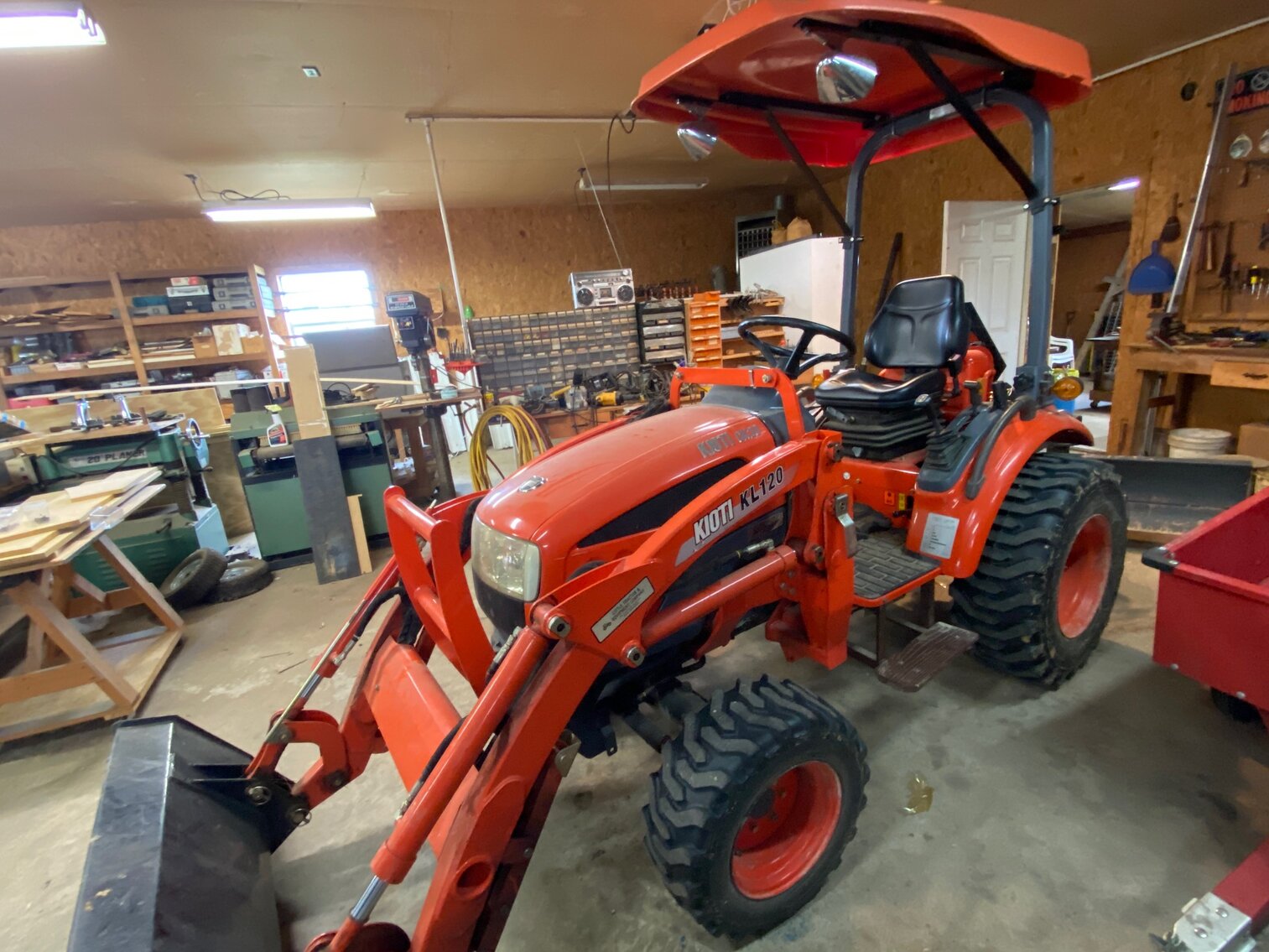 ABSOLUTE AUCTION METROPOLIS