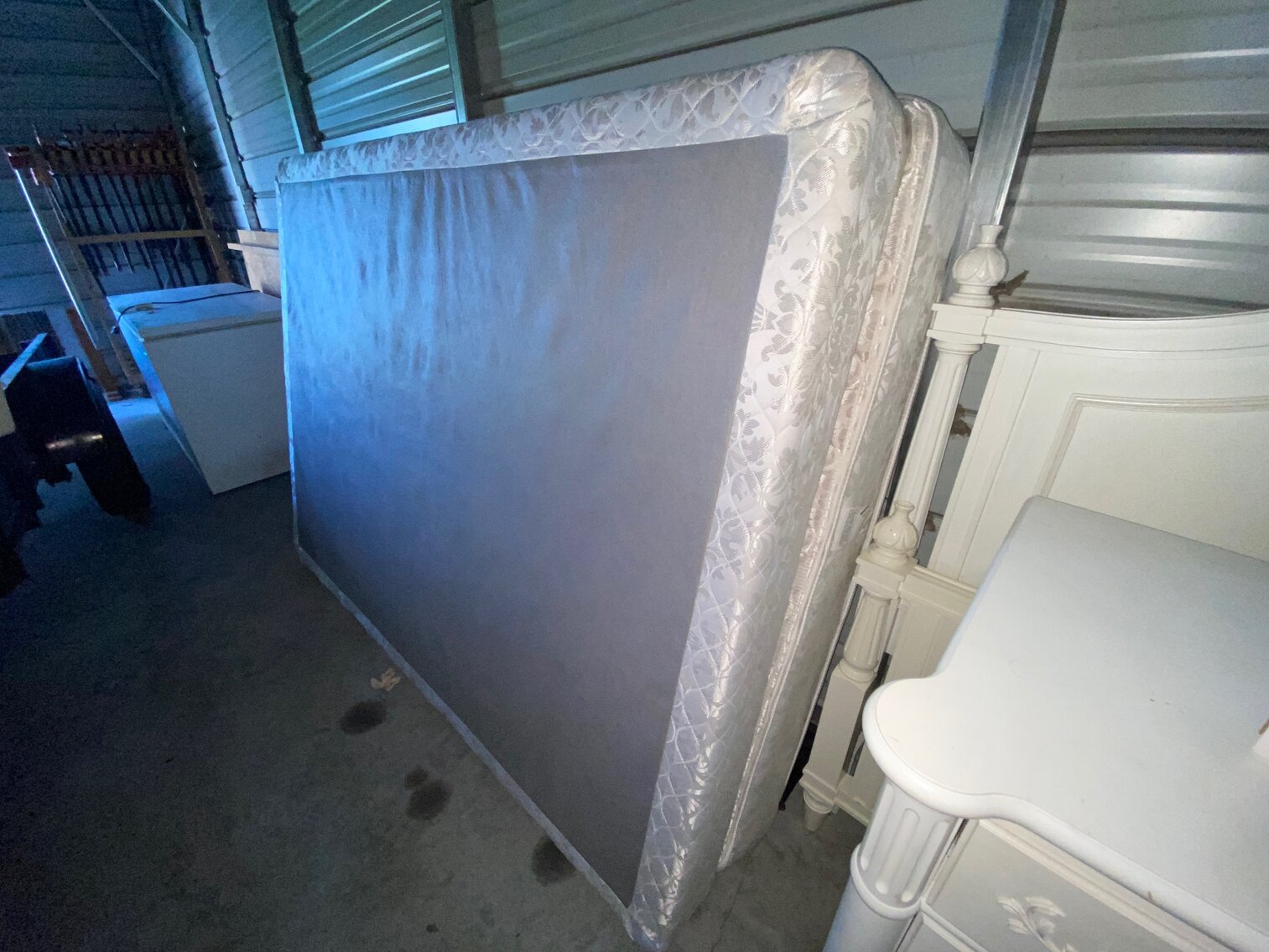 Image for ABSOLUTE AUCTION - METROPOLIS