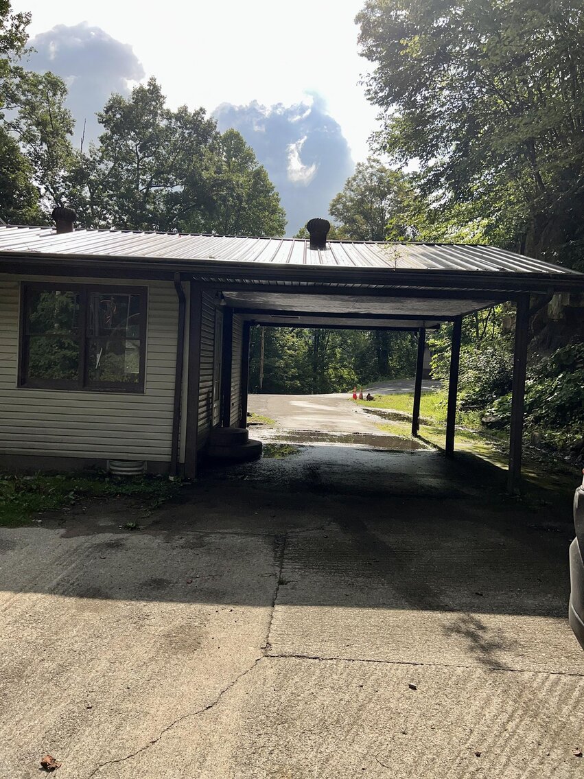 Image for SOLD $132,000 - Home, 2 Mobile Homes, & Garage Selling to the Highest Bidder