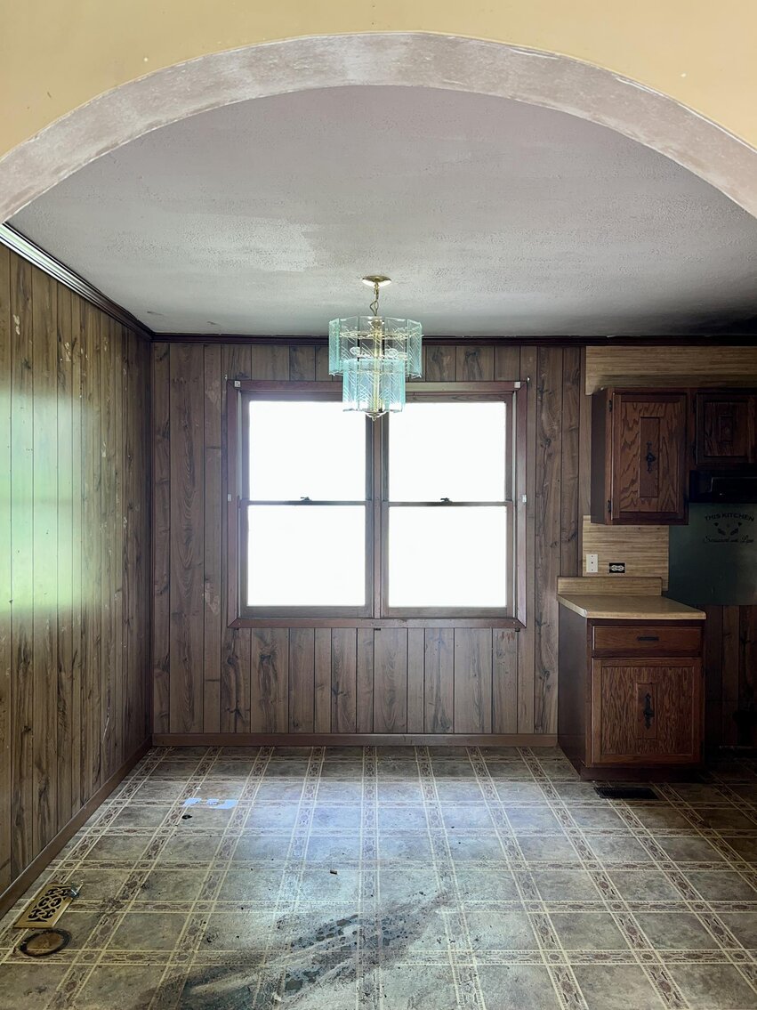 Image for SOLD $132,000 - Home, 2 Mobile Homes, & Garage Selling to the Highest Bidder