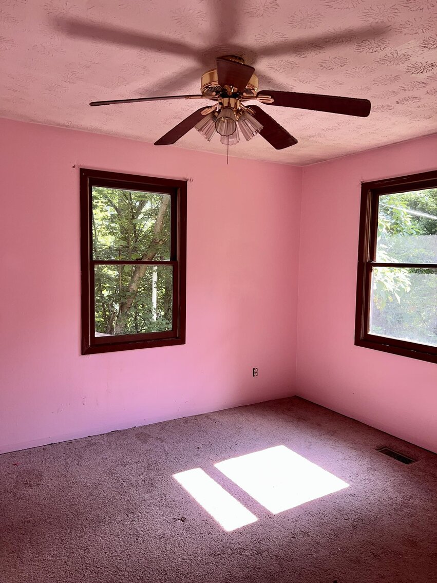 Image for SOLD $132,000 - Home, 2 Mobile Homes, & Garage Selling to the Highest Bidder