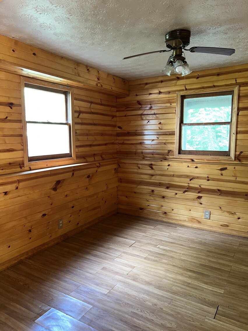 Image for SOLD $132,000 - Home, 2 Mobile Homes, & Garage Selling to the Highest Bidder