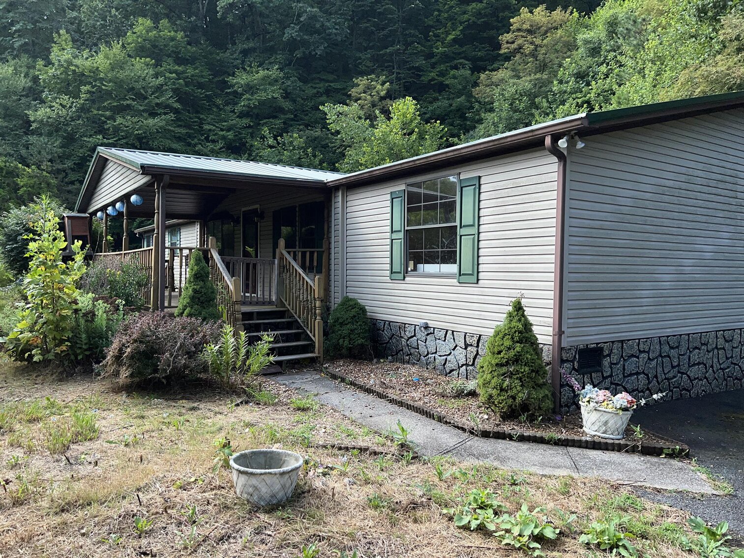 Image for SOLD $132,000 - Home, 2 Mobile Homes, & Garage Selling to the Highest Bidder