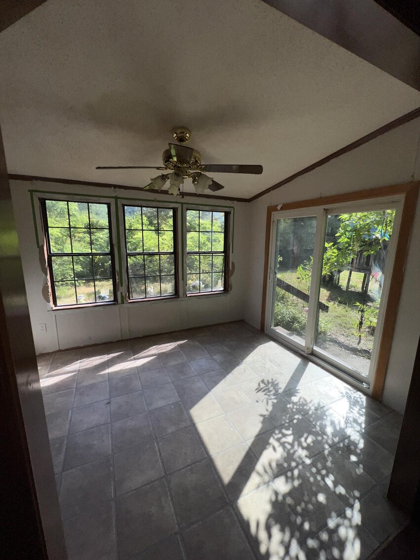 Image for SOLD $132,000 - Home, 2 Mobile Homes, & Garage Selling to the Highest Bidder