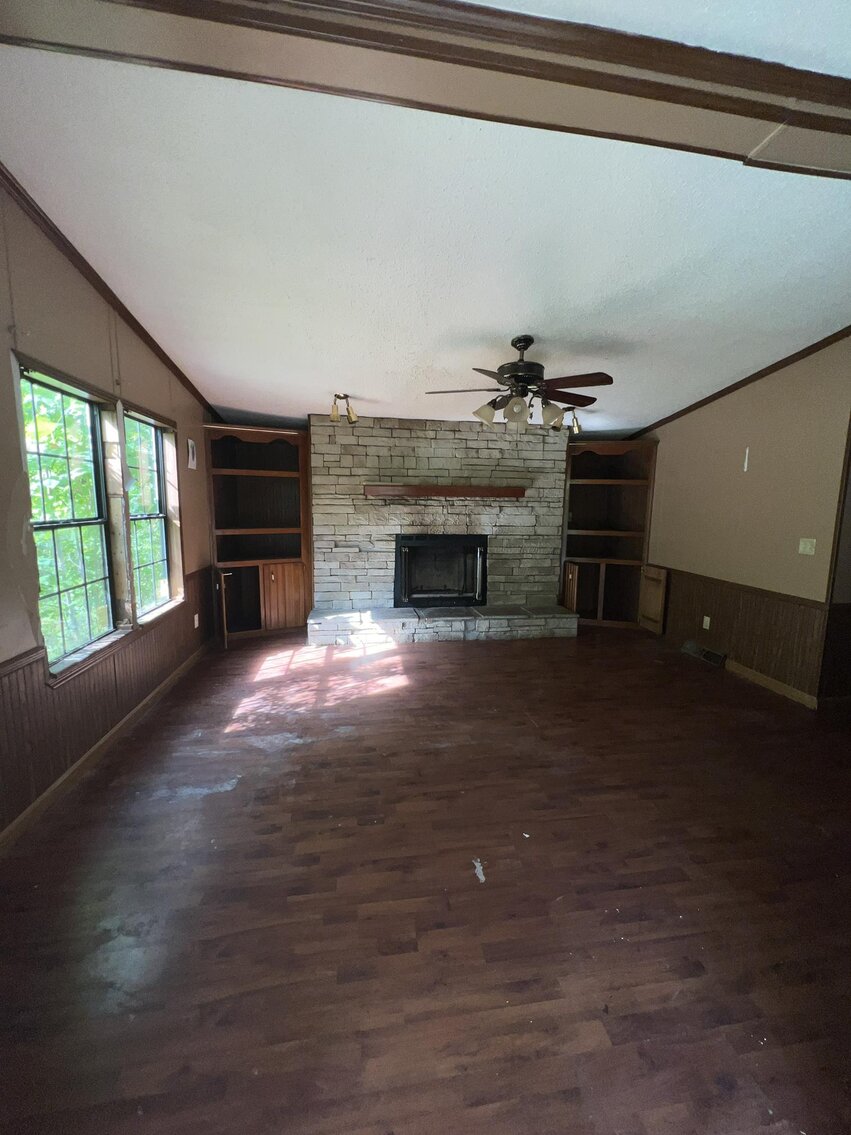 Image for SOLD $132,000 - Home, 2 Mobile Homes, & Garage Selling to the Highest Bidder