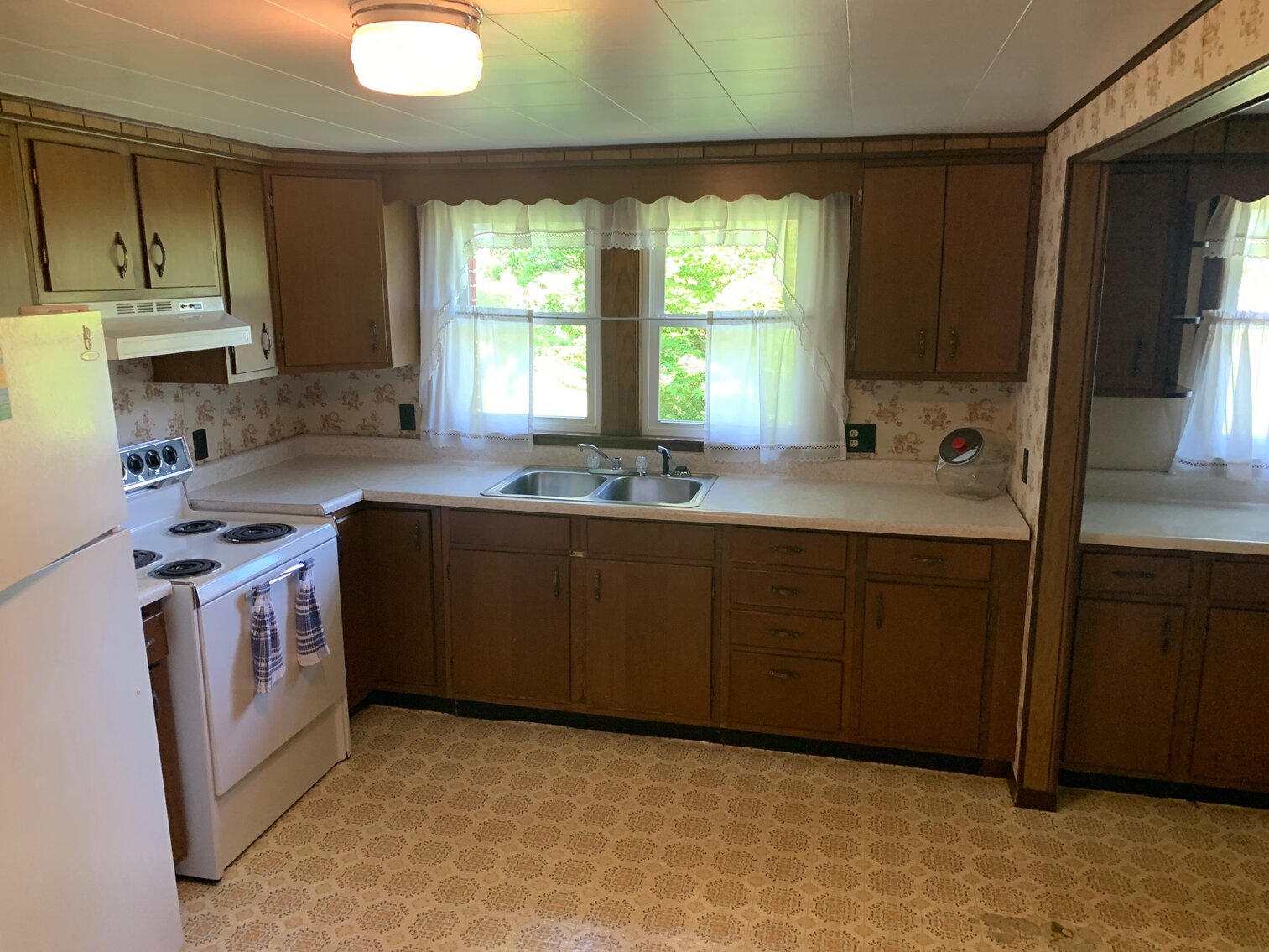 Image for SOLD $105,050 - 3 Bedroom Home with Large Detached Garage