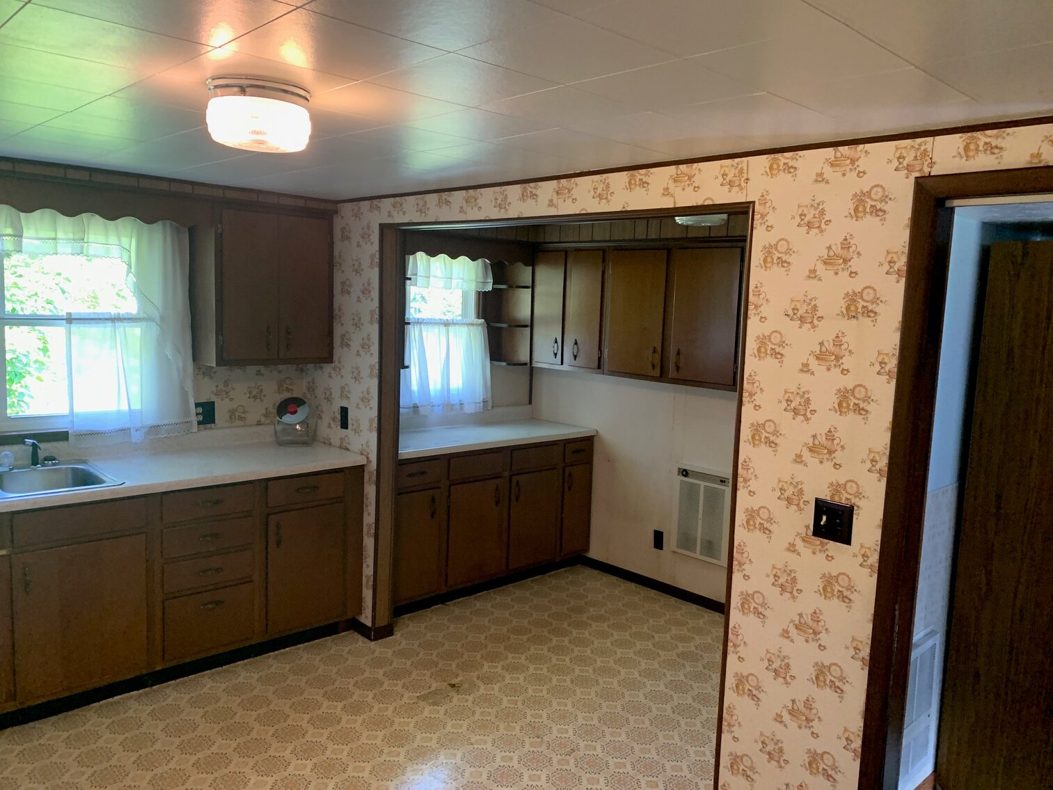 Image for SOLD $105,050 - 3 Bedroom Home with Large Detached Garage