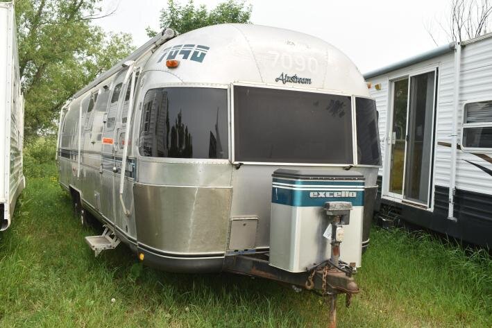 21 Campers: (8) 5th Wheel & (13) Travel Trailers