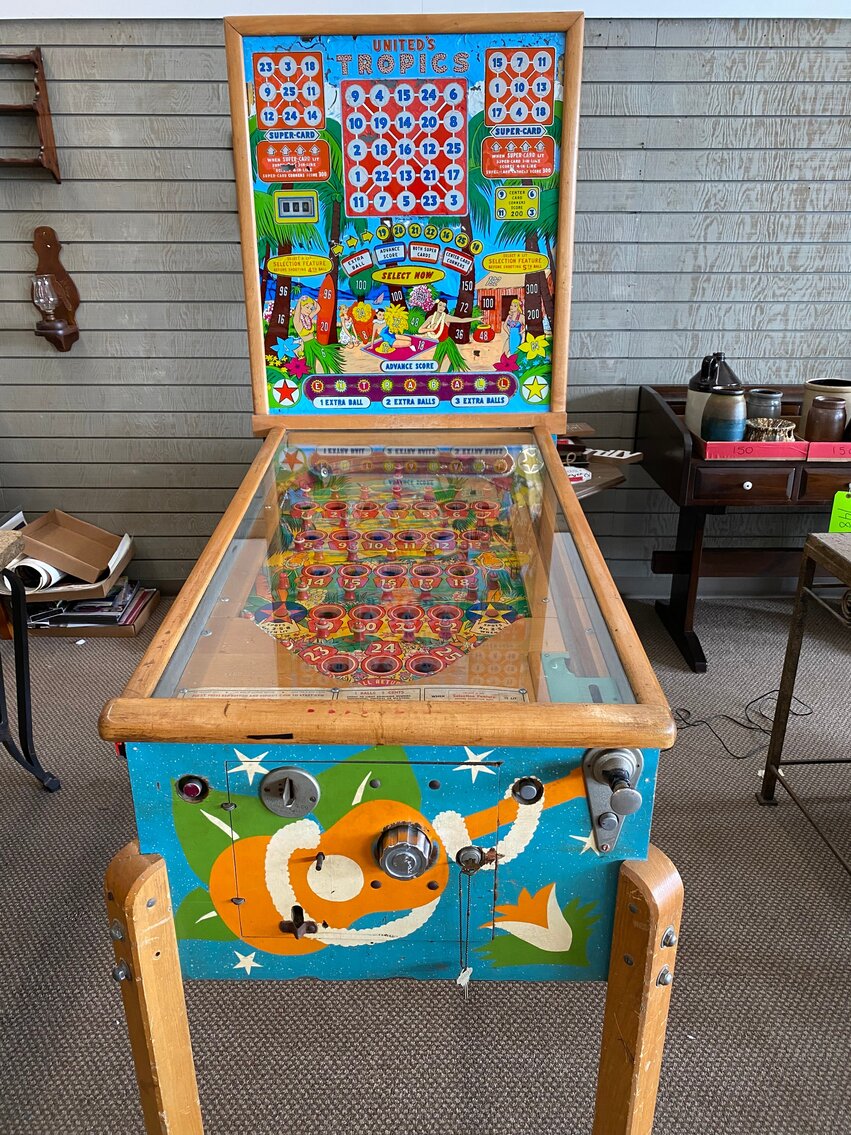 Image for Summersville, WV – Overstock Liquidation Auction! Vintage Items, Antiques, Collectibles, Novelty Items, and Much More!