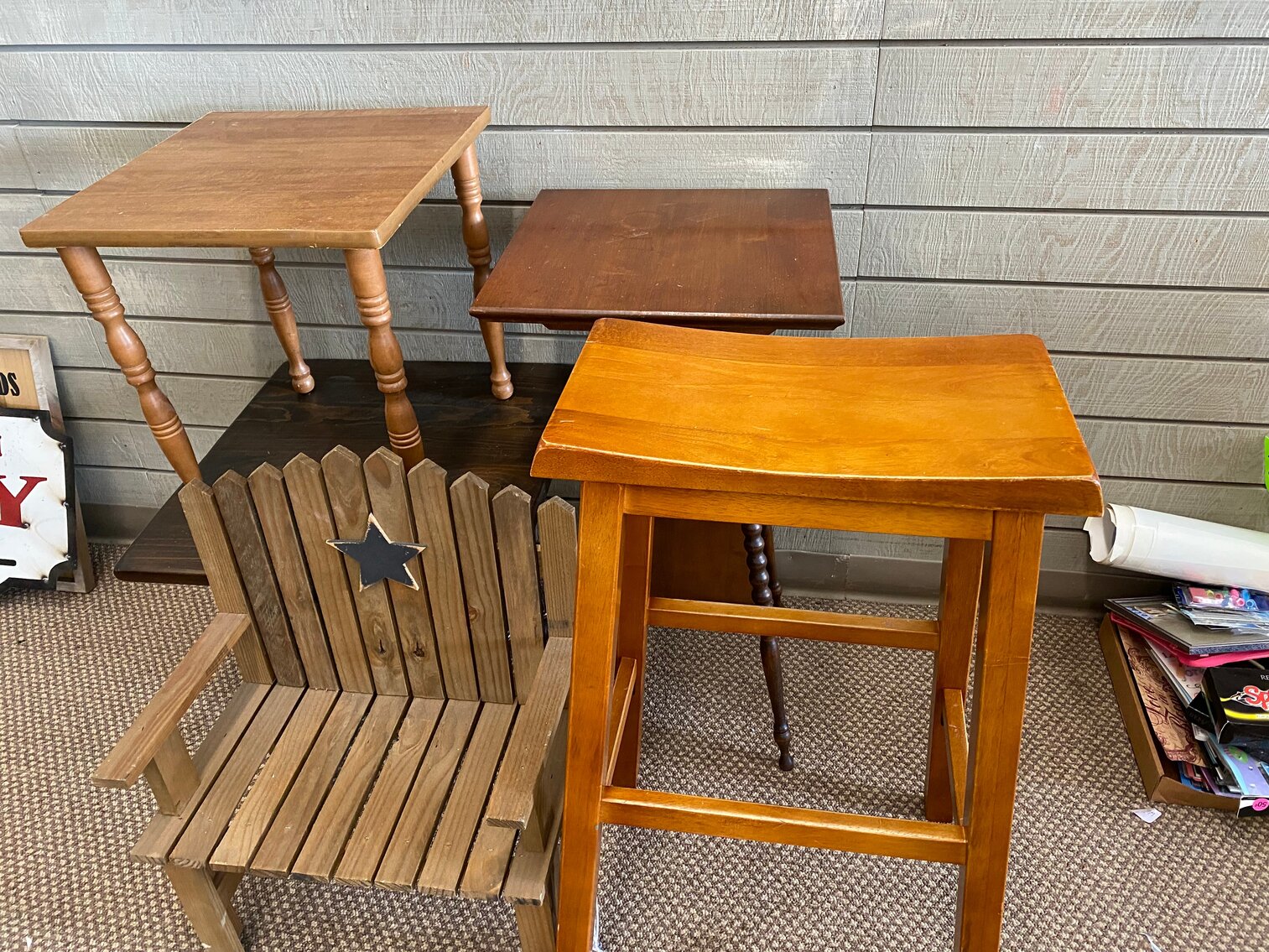 Image for Summersville, WV – Overstock Liquidation Auction! Vintage Items, Antiques, Collectibles, Novelty Items, and Much More!