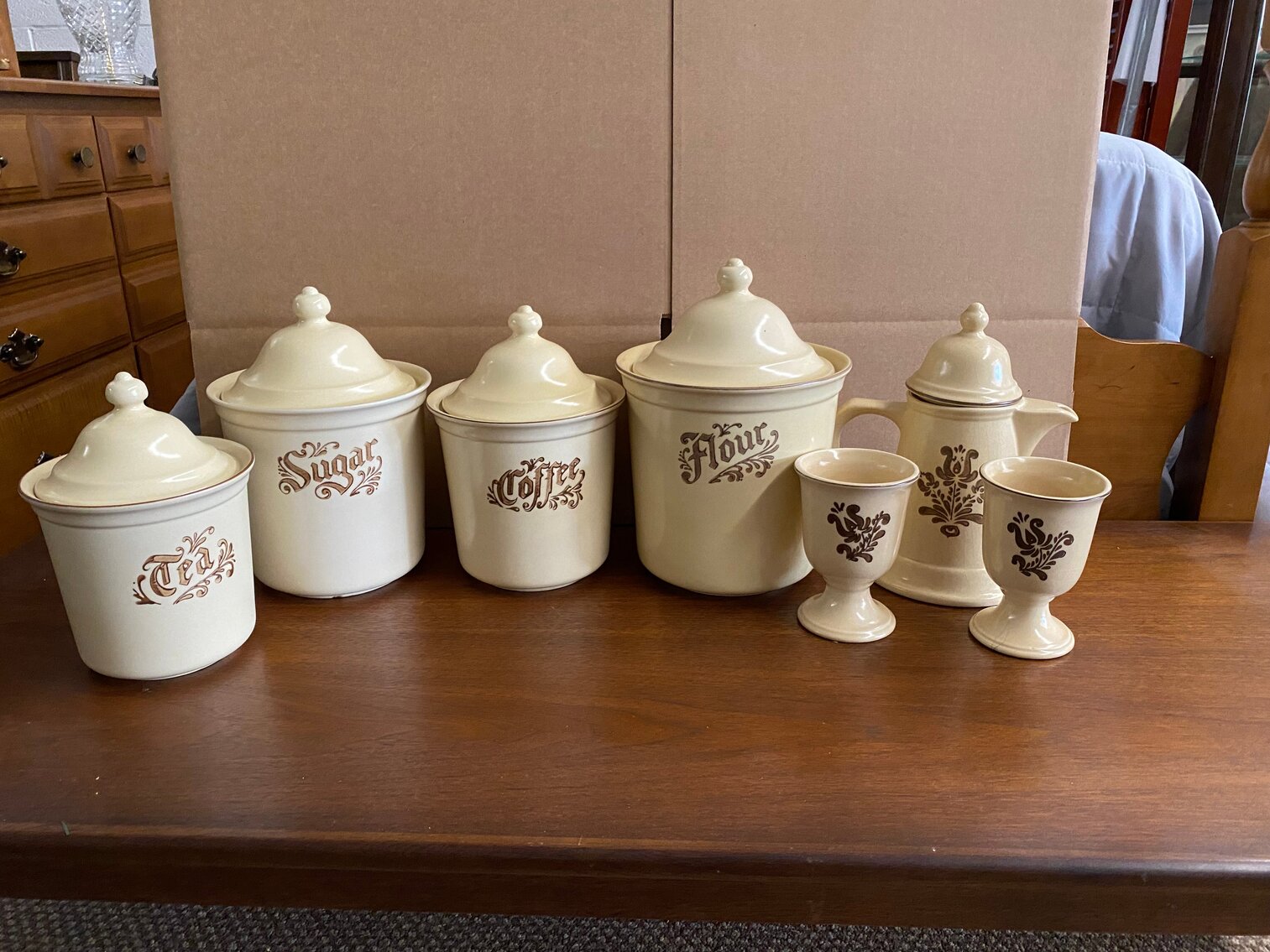 Image for Summersville, WV – Overstock Liquidation Auction! Vintage Items, Antiques, Collectibles, Novelty Items, and Much More!